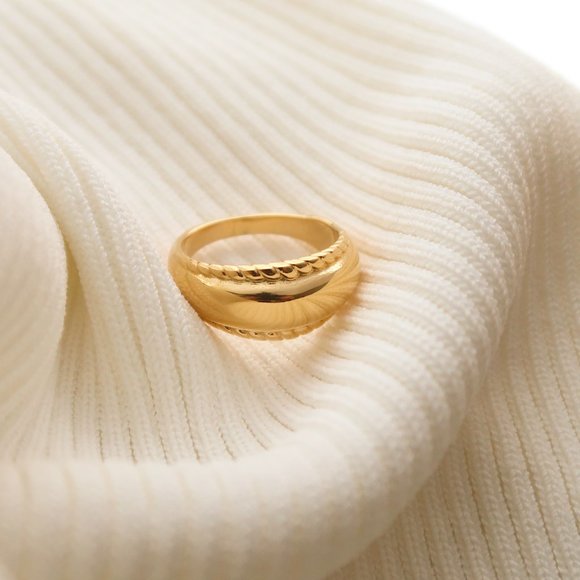 NEW 18K Gold Plated Braided Wide Curve Ring - Picture 2 of 15